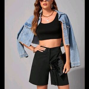 EMERY ROSE Solid High Waist Slant Pocket Shorts Medium/6